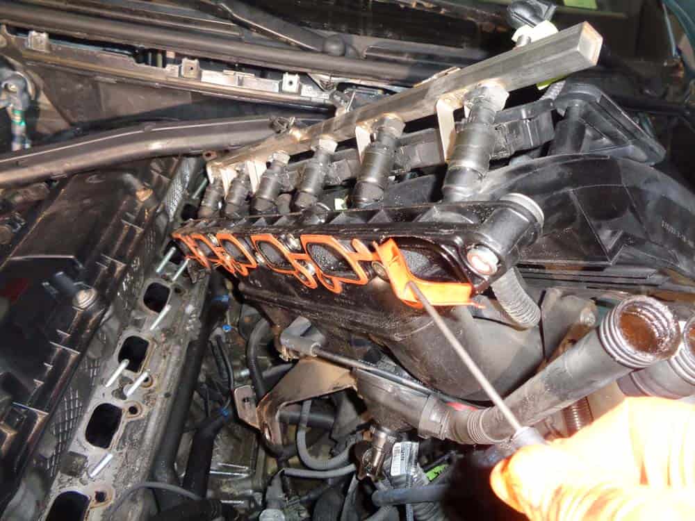 See B20DD repair manual